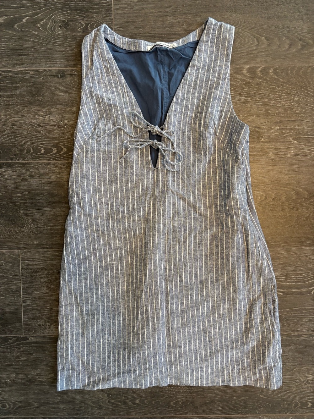 NWOT Abercrombie Striped Blue Linen-Blend Tie Front Dress